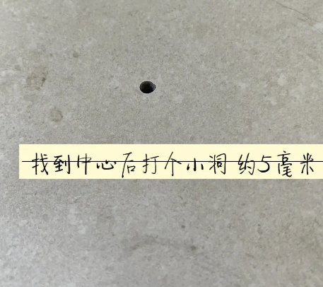 保亭瓷砖空鼓维修公司专业解答在瓷砖铺贴过程中，如果砂料搅拌不均匀，将会带来以下问题
